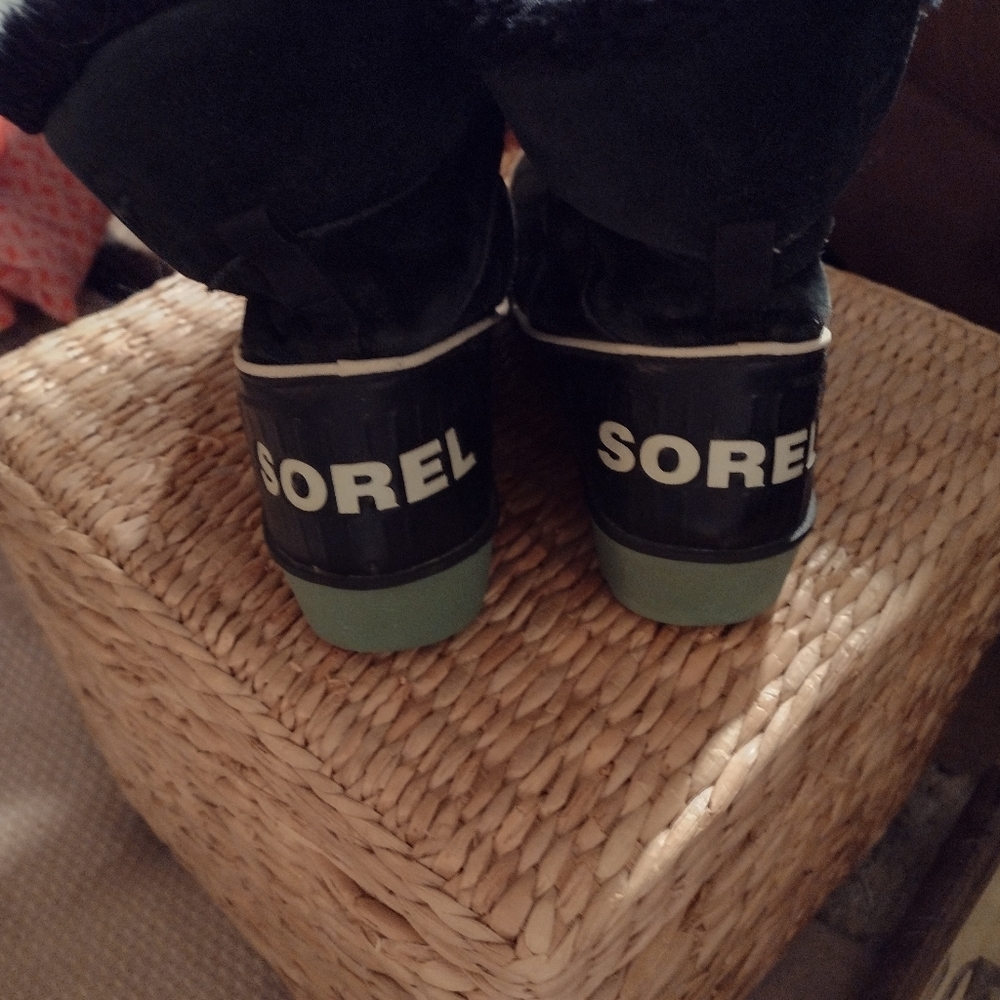 Sorel Ladies Lace up Winter Boots - Picture 2 of 3